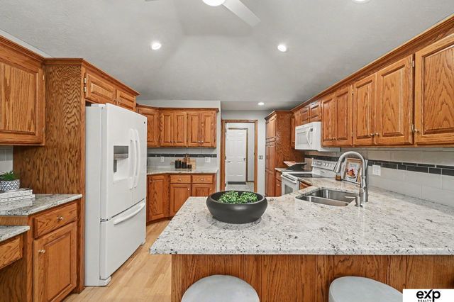 10121 S 172 Circle, Omaha, NE 68136