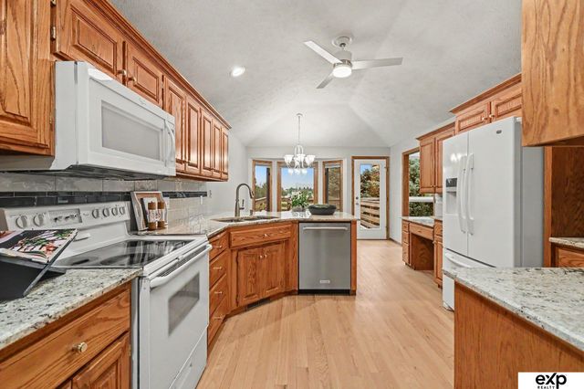 10121 S 172 Circle, Omaha, NE 68136