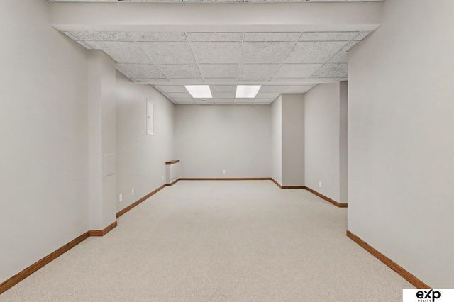 10121 S 172 Circle, Omaha, NE 68136