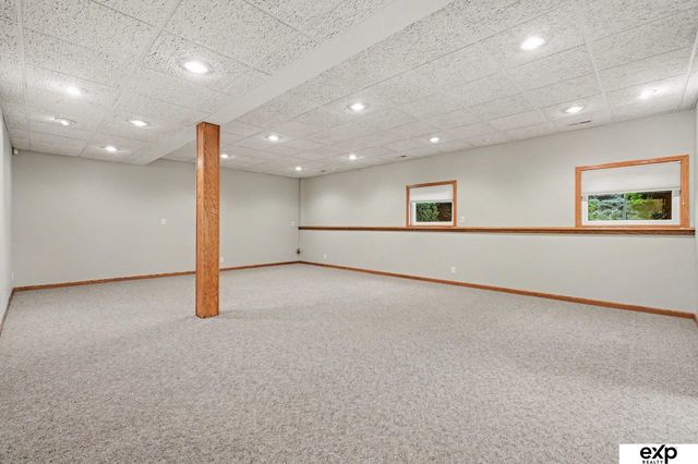 10121 S 172 Circle, Omaha, NE 68136