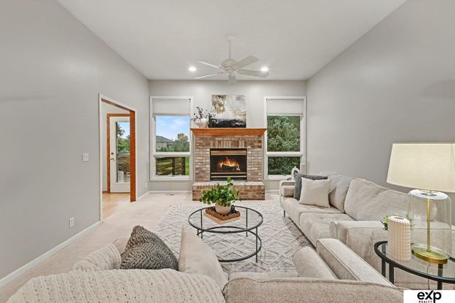 10121 S 172 Circle, Omaha, NE 68136