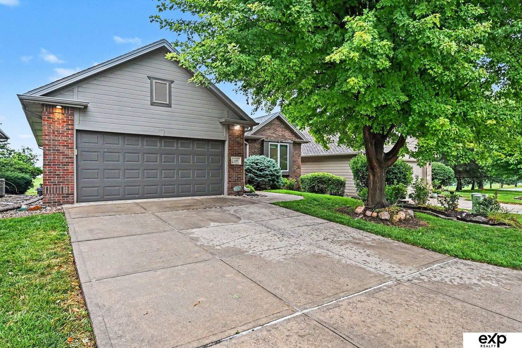 10121 S 172 Circle, Omaha, NE 68136