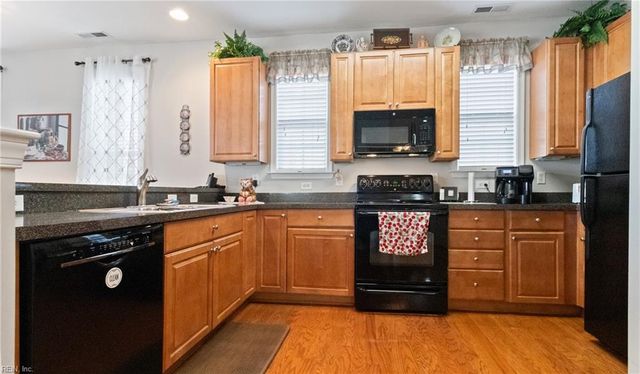 421 Blue Beech WAY, Chesapeake, VA 23320