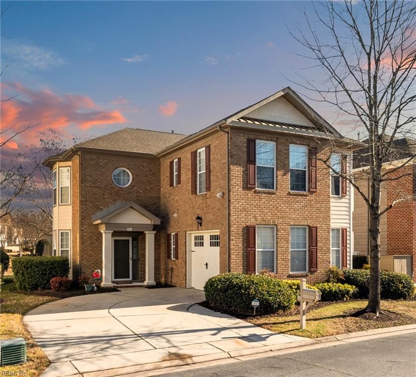 421 Blue Beech WAY, Chesapeake, VA 23320