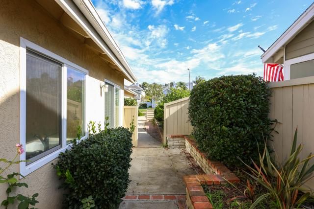 6871 Seaspray Ln, Carlsbad, CA 92011