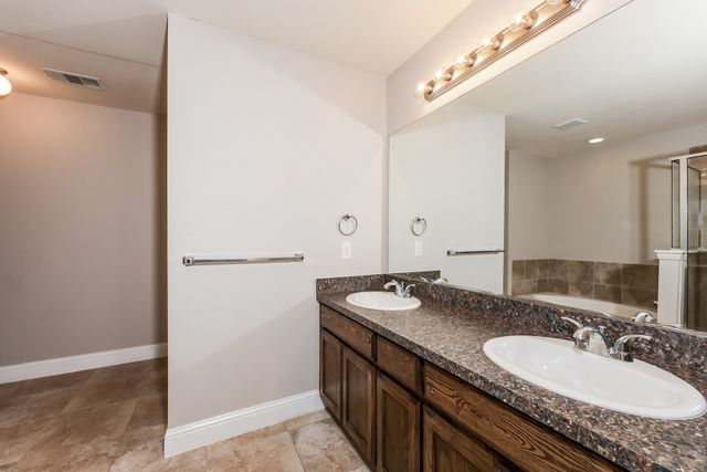 610 Canvas Court, Lancaster, TX 75146