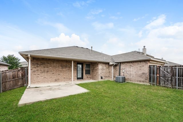 610 Canvas Court, Lancaster, TX 75146