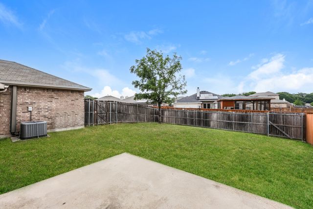 610 Canvas Court, Lancaster, TX 75146
