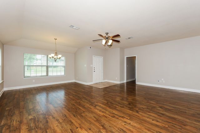 610 Canvas Court, Lancaster, TX 75146