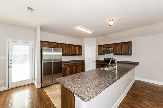 610 Canvas Court, Lancaster, TX 75146