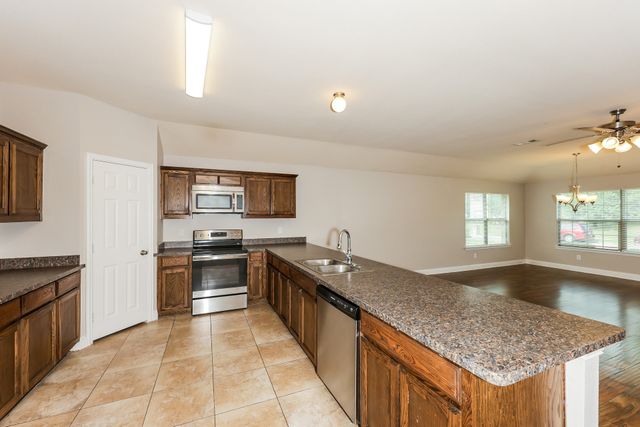 610 Canvas Court, Lancaster, TX 75146