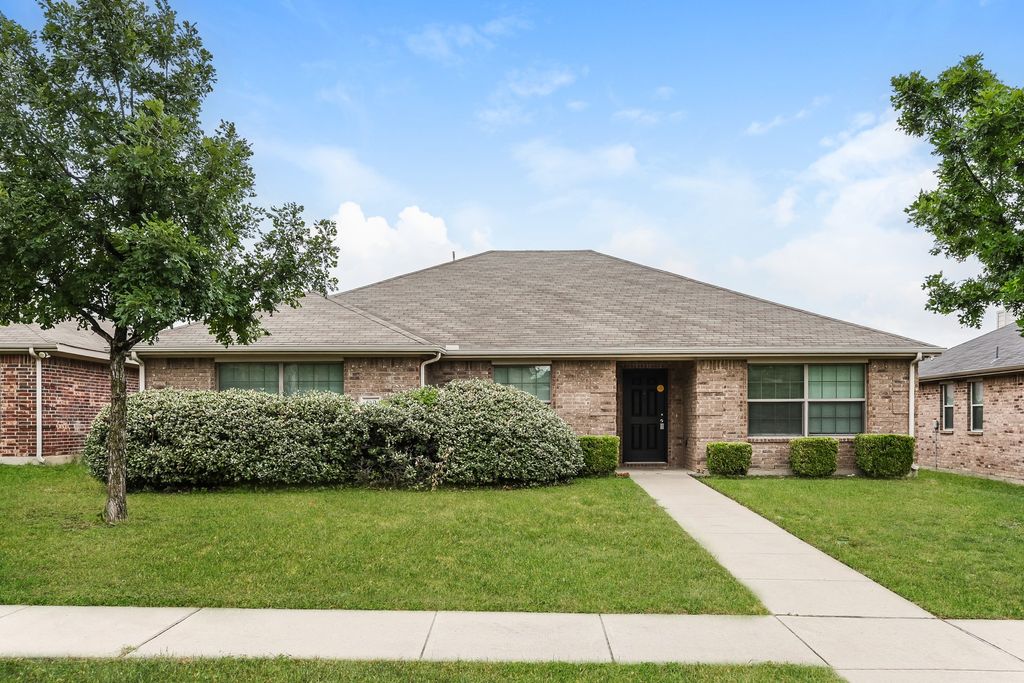 610 Canvas Court, Lancaster, TX 75146