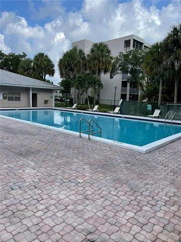 8735 Ramblewood Drive 409, Coral Springs, FL 33071