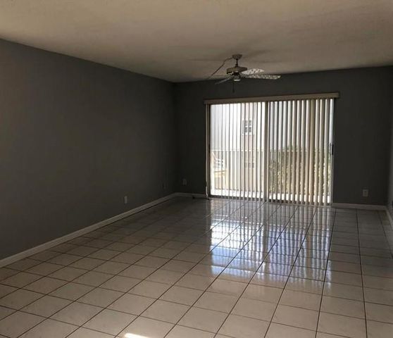 8735 Ramblewood Drive 409, Coral Springs, FL 33071