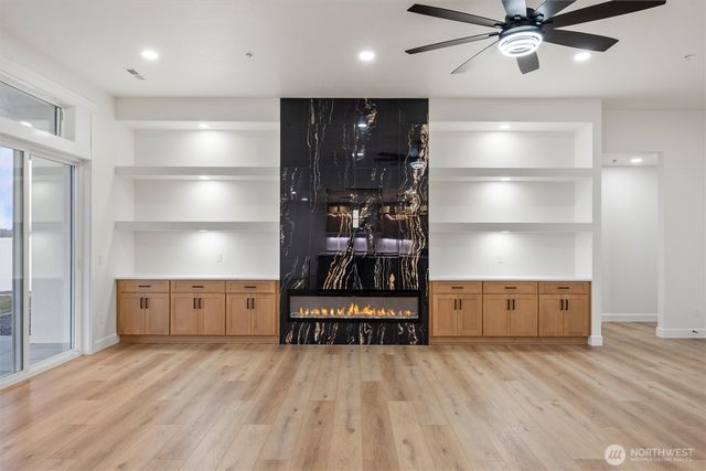 7838 NE Blue Jay Dr, Moses Lake, WA 98837