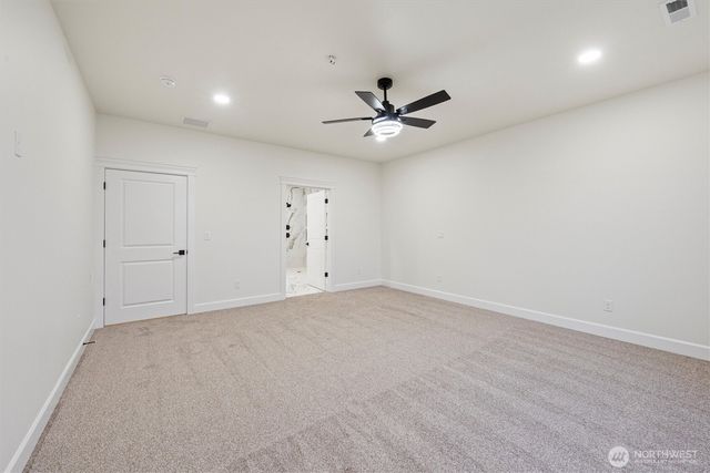 7838 NE Blue Jay Dr, Moses Lake, WA 98837