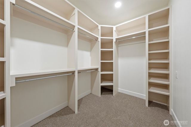 7838 NE Blue Jay Dr, Moses Lake, WA 98837