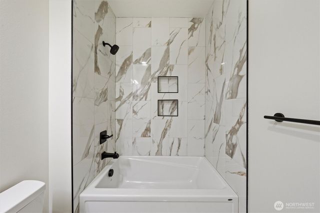 7838 NE Blue Jay Dr, Moses Lake, WA 98837