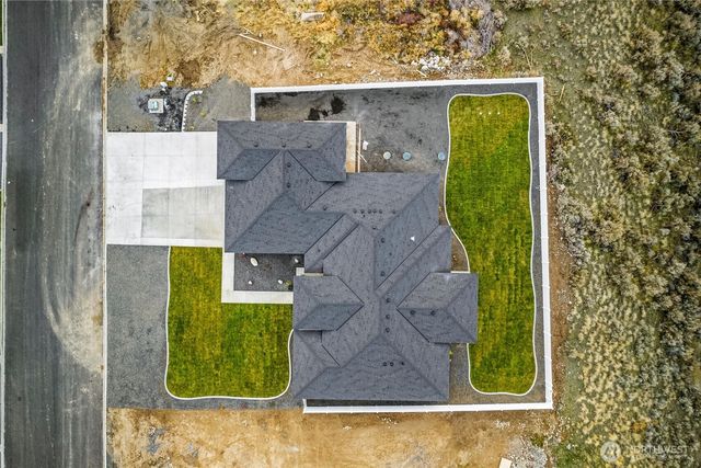 7838 NE Blue Jay Dr, Moses Lake, WA 98837