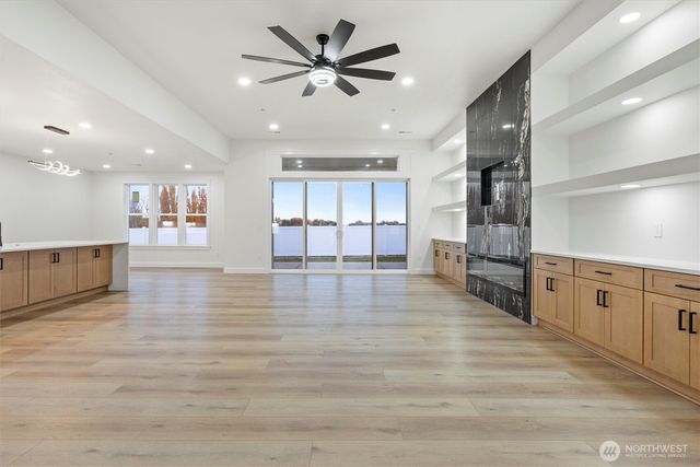 7838 NE Blue Jay Dr, Moses Lake, WA 98837