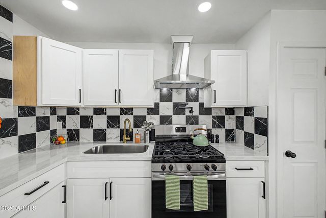 4137 N 75TH Avenue, Phoenix, AZ 85033