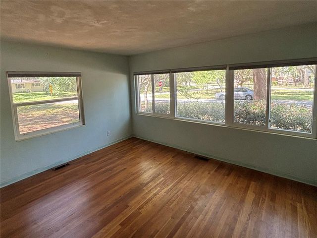 22 POINSETTIA DRIVE, Deland, FL 32724