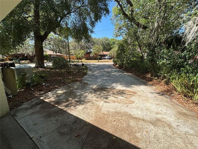 22 POINSETTIA DRIVE, Deland, FL 32724