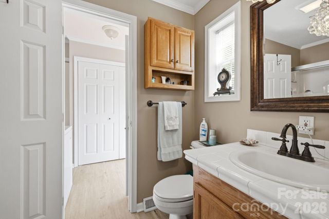 112 W 23rd Street, Newton, NC 28658