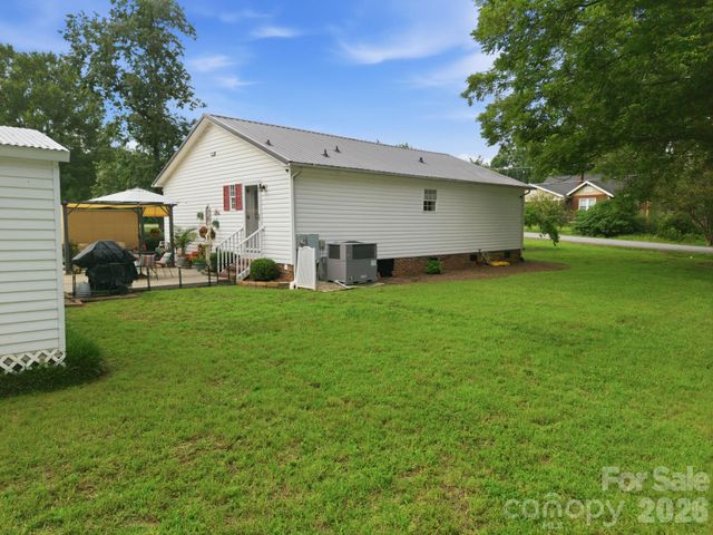 112 W 23rd Street, Newton, NC 28658