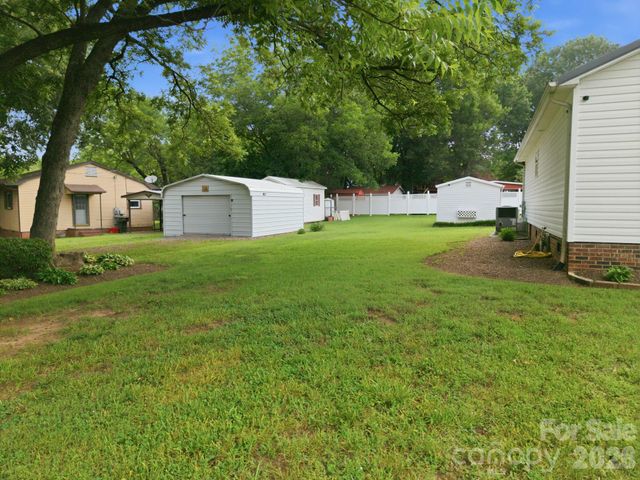 112 W 23rd Street, Newton, NC 28658