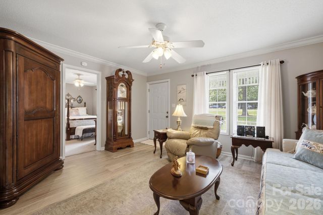 112 W 23rd Street, Newton, NC 28658