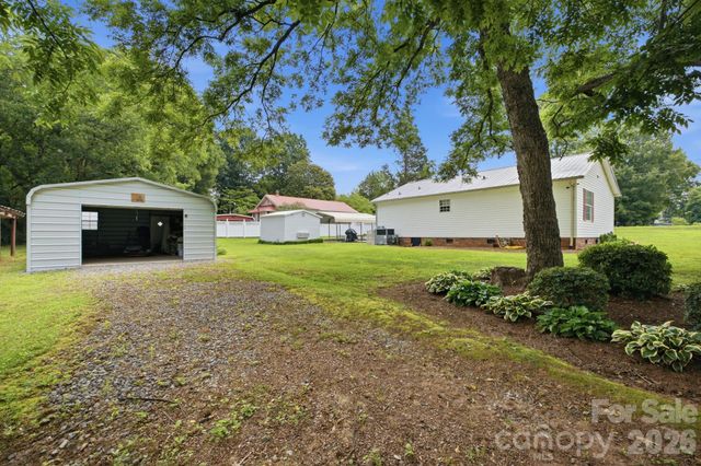 112 W 23rd Street, Newton, NC 28658