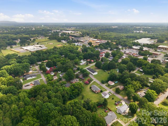 112 W 23rd Street, Newton, NC 28658