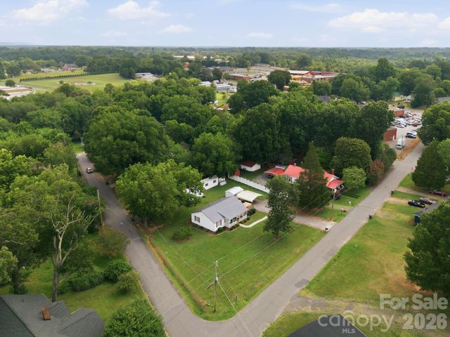 112 W 23rd Street, Newton, NC 28658