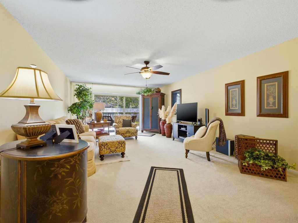 6625 S Oriole Boulevard 2040, Delray Beach, FL 33446