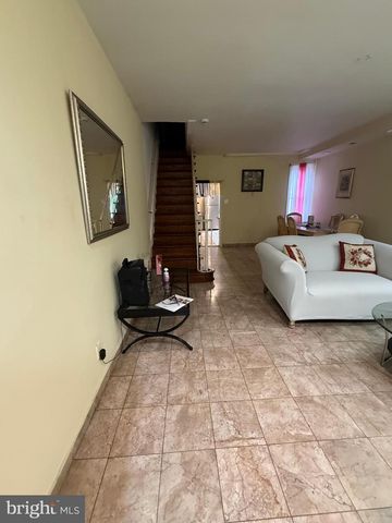 1056 EVERETT ST, Camden, NJ 08104