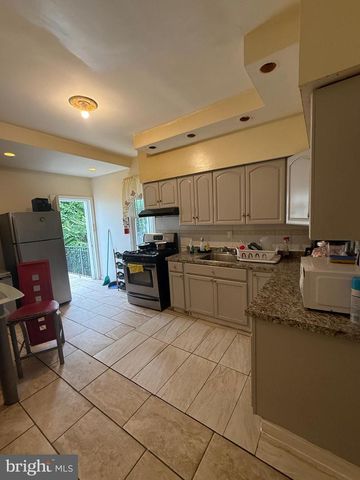 1056 EVERETT ST, Camden, NJ 08104