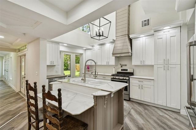 816 9TH AVENUE SW, Largo, FL 33770