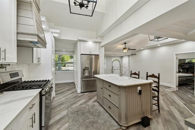 816 9TH AVENUE SW, Largo, FL 33770