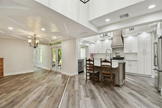 816 9TH AVENUE SW, Largo, FL 33770