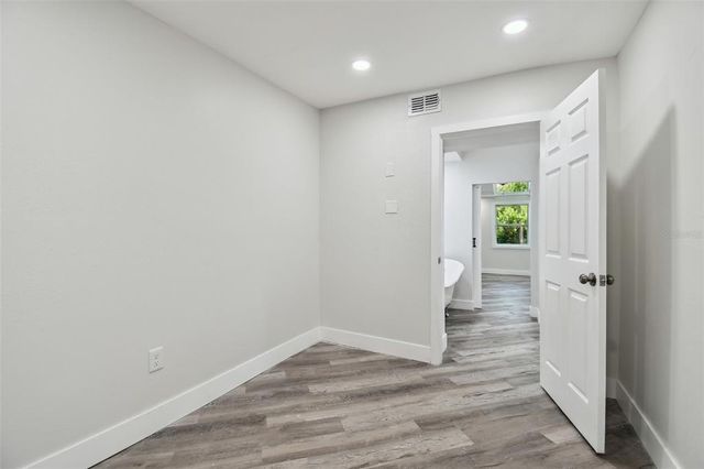 816 9TH AVENUE SW, Largo, FL 33770