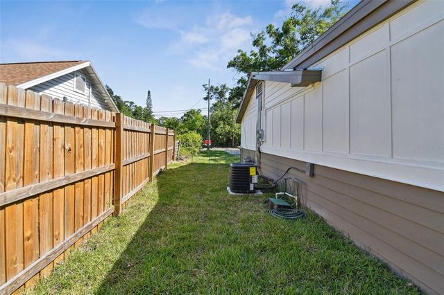 816 9TH AVENUE SW, Largo, FL 33770
