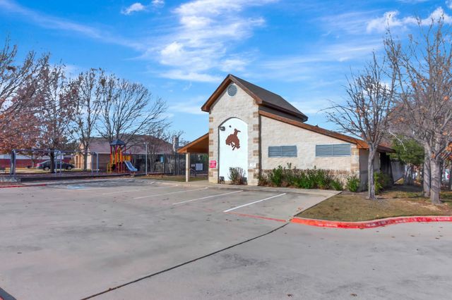 1037 Triple Crown Drive, Fort Worth, TX 76179