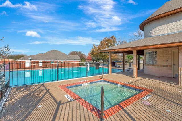 1037 Triple Crown Drive, Fort Worth, TX 76179