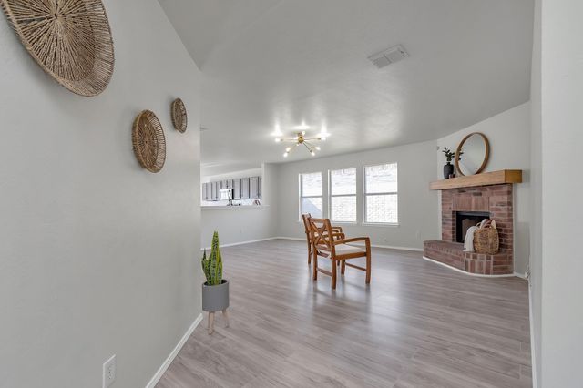 1037 Triple Crown Drive, Fort Worth, TX 76179