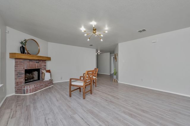 1037 Triple Crown Drive, Fort Worth, TX 76179