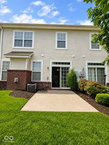 10905 Lemongrass Drive, Zionsville, IN 46077