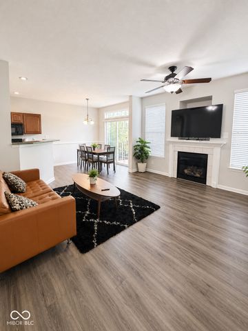 10905 Lemongrass Drive, Zionsville, IN 46077