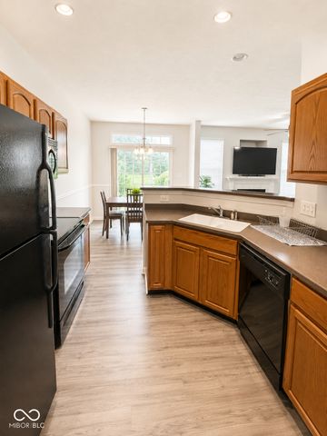10905 Lemongrass Drive, Zionsville, IN 46077