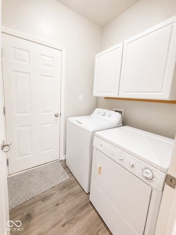 10905 Lemongrass Drive, Zionsville, IN 46077